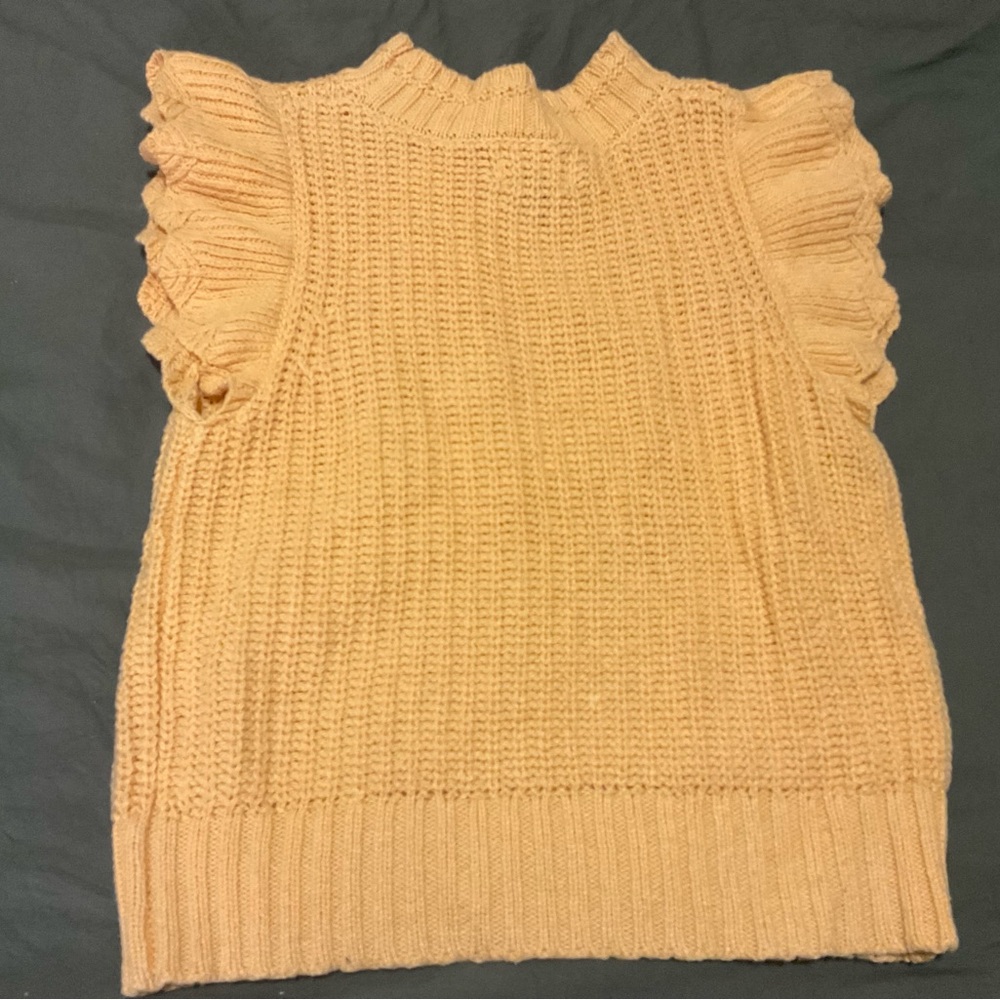 Universal Thread Women's Ruffled Sleeve Sweater - Cream